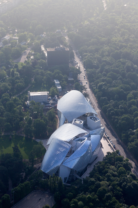 Frank Gehry Disrupts Paris Architecture with the Foundation Louis Vuitton